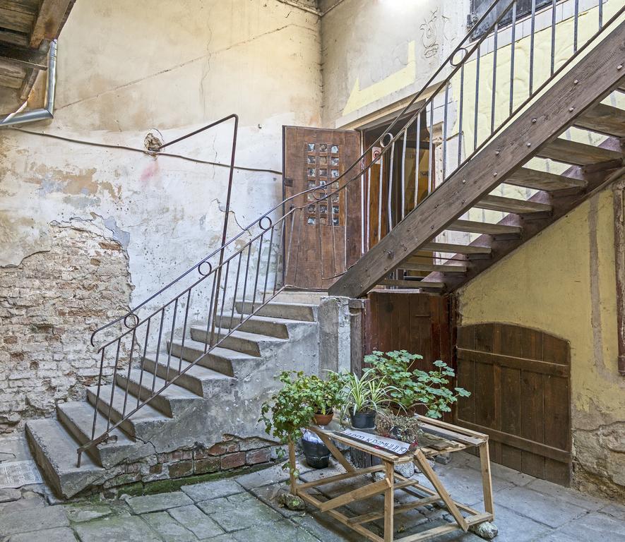 Art & House Apartment Lviv Bagian luar foto
