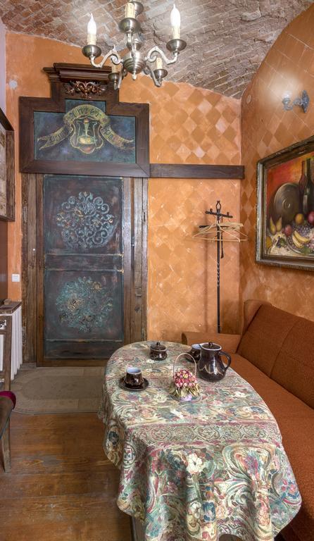 Art & House Apartment Lviv Bagian luar foto